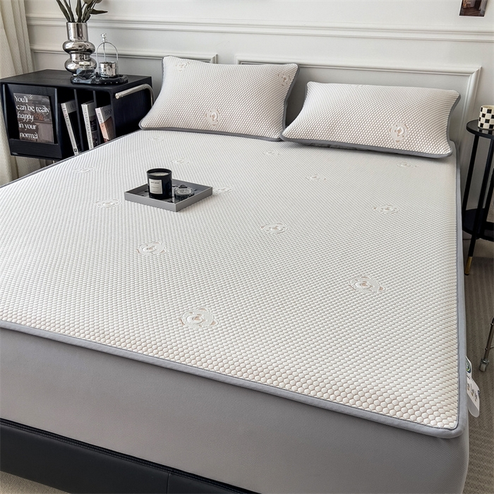 91家纺网 家纺一手货源 找家纺 鑫姿席业 2025新款抗菌凉豆豆提花床笠款凉席-小熊系列  冰豆豆熊猫系列-床笠款 柠檬黄