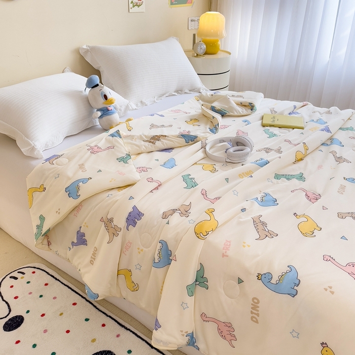 91家纺网 家纺一手货源 找家纺 米菲 2024新款A类凉感丝印花夏被夏凉被被芯 恐龙乐园