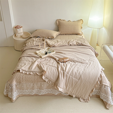 91家纺网 家纺一手货源 找家纺 （总）源舜家纺 2025新款泡芙棉大蕾丝床盖款三件套