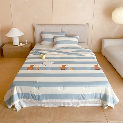 91家纺网 家纺一手货源 找家纺 头等舱 2025新款针织棉凉感氨纶A类印华大豆抗菌夏被 童话熊