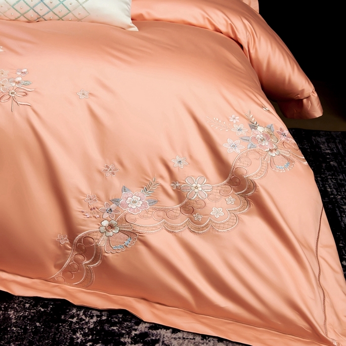 91家纺网 家纺一手货源 找家纺 U品汇 2024新款120支60s双股贡缎长绒棉重工刺绣花纯棉全棉四件套 花澜韵-西柚色