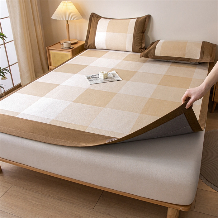 91家纺网 家纺一手货源 找家纺 启程 2024新款600D数码印花凉感冰藤席系列 卡其大格-冰藤席