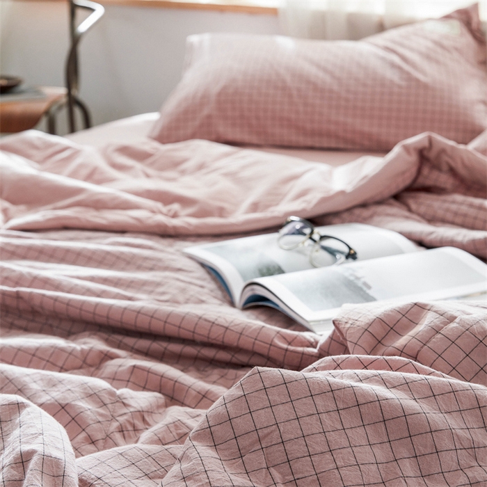 91家纺网 家纺一手货源 找家纺 北欧良品 水洗棉夏被四件套水洗棉空调被夏凉被无印良品-小粉格