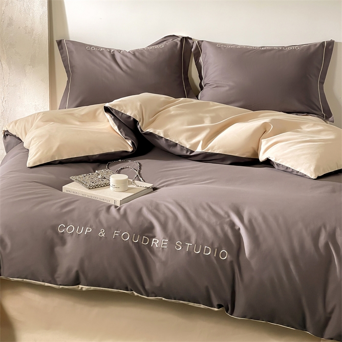 91家纺网 家纺一手货源 找家纺 荣轩家居 2024新款全棉字母一字绣古里系列四件套 古里-摩卡