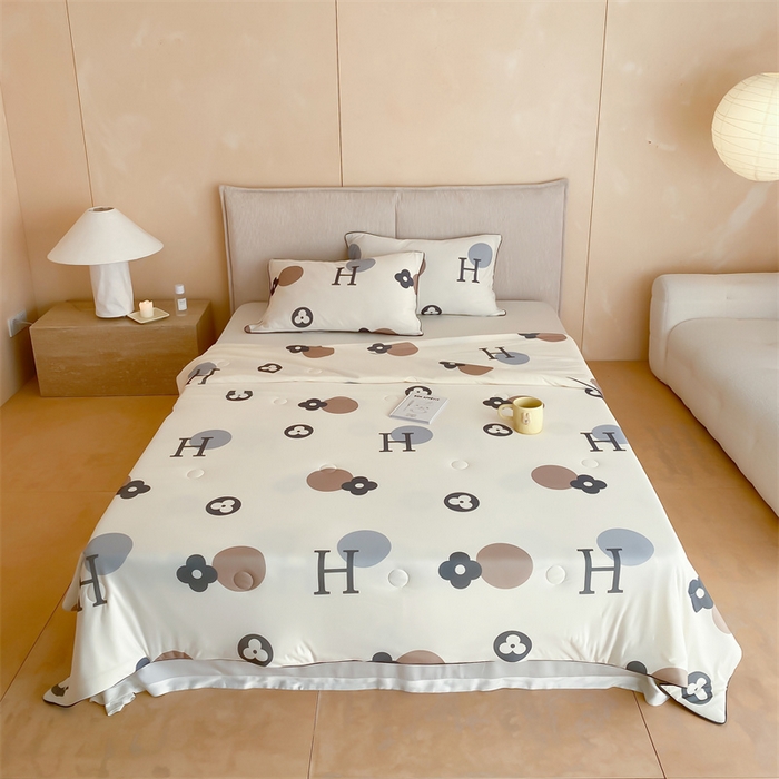 91家纺网 家纺一手货源 找家纺 头等舱 2025新款针织棉凉感氨纶A类印华大豆抗菌夏被 时尚