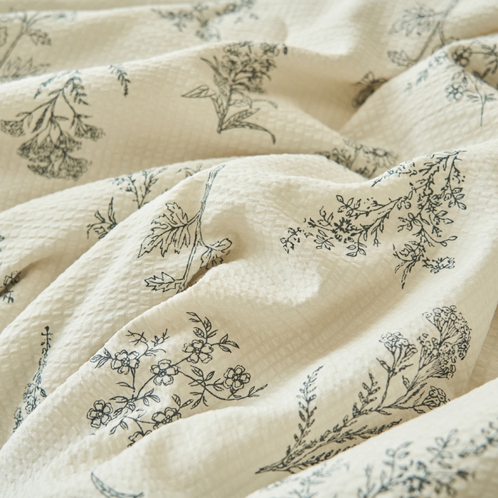 91家纺网 家纺一手货源 找家纺 畅销被业 2024新款A类泡芙棉印花夏被 清风林