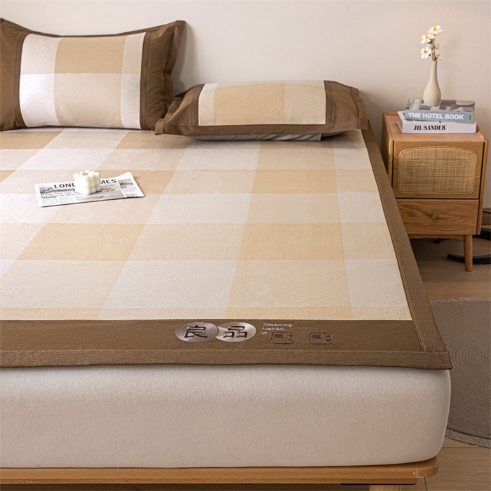 91家纺网 家纺一手货源 找家纺 启程 2024新款600D数码印花凉感冰藤席系列 卡其大格-冰藤席