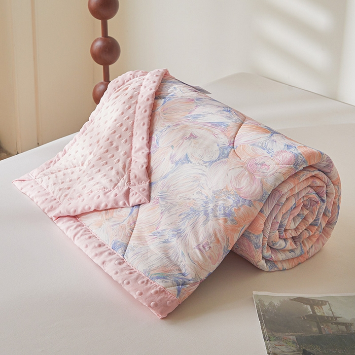 91家纺网 家纺一手货源 找家纺 鑫顺欣 2025新款A类凉感冰丝豆豆印花夏被 初遇 粉