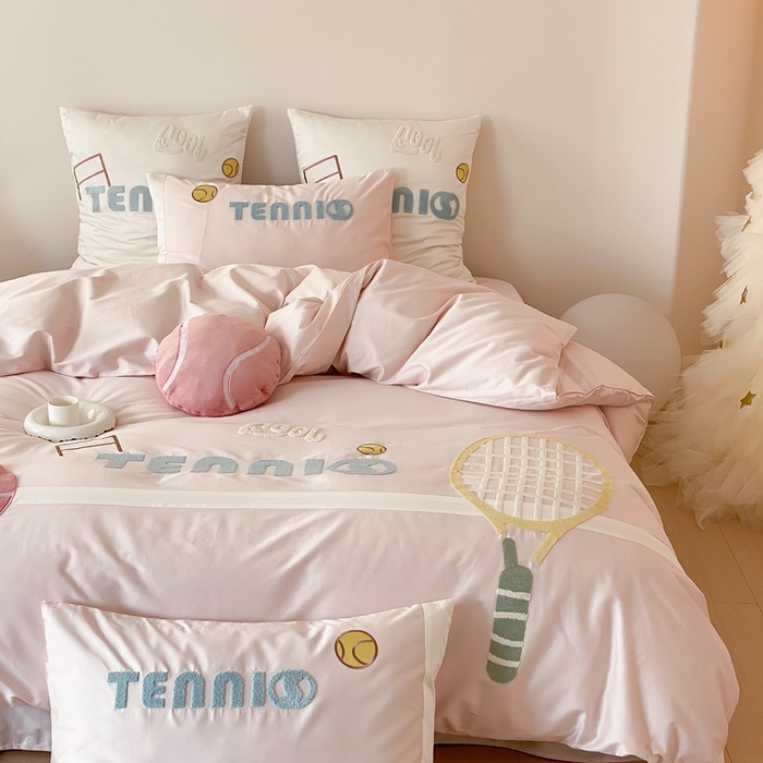 91家纺网 家纺一手货源 找家纺 星野家居 2024新款双股澳棉毛巾绣四件套—快乐网球场 快乐网球场—樱花粉