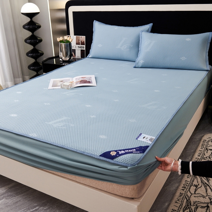 91家纺网 家纺一手货源 找家纺 yyds 2024新款凉感丝凉感席冰感席冰感丝刺绣凉席三件套凉席竹席蚊帐空调席学生席 床笠款 字母-蓝