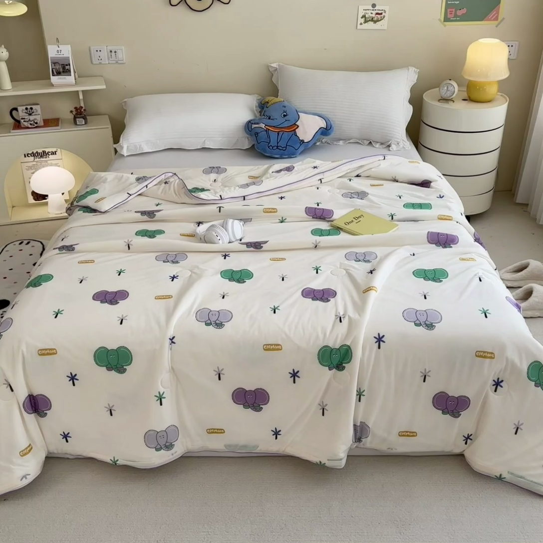 91家纺网 家纺一手货源 找家纺 米菲 2024新款A类凉感丝印花夏被夏凉被被芯 小象飞飞