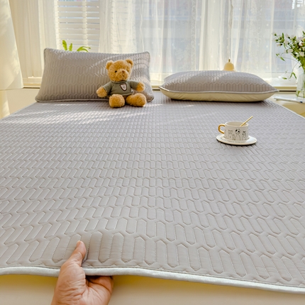 91家纺网 家纺一手货源 找家纺 （总）伊人坊 2024新款A类凉感丝乳胶凉席三件套