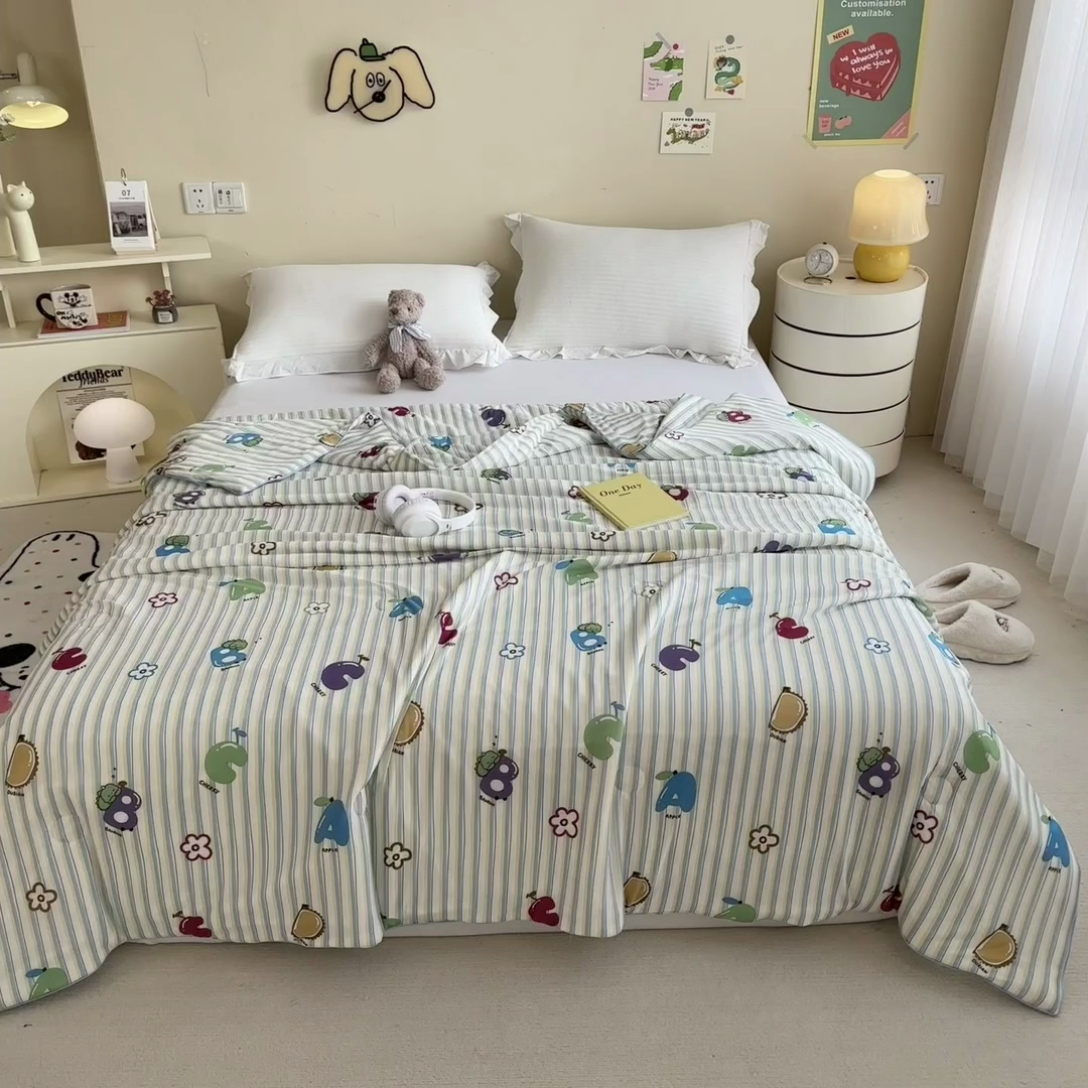 91家纺网 家纺一手货源 找家纺 米菲 2024新款A类凉感丝印花夏被夏凉被被芯 字母abc