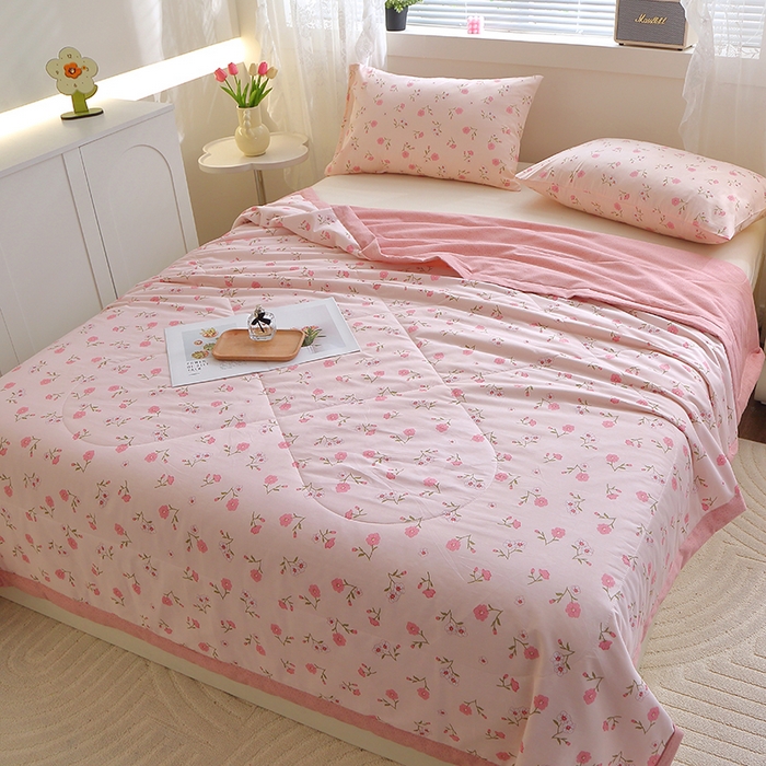 91家纺网 家纺一手货源 找家纺 金柚子2024新款全棉印花夏凉被 春意悠悠-粉