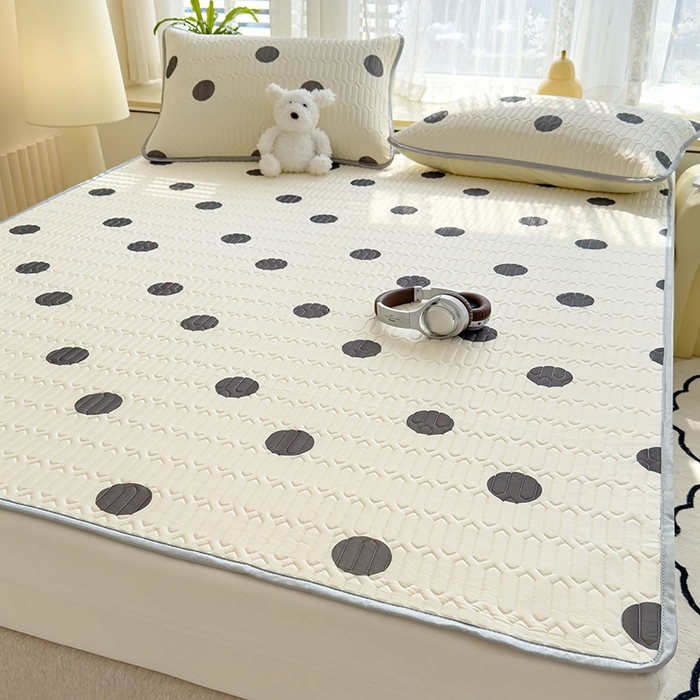 91家纺网 家纺一手货源 找家纺 伊人坊 2024新款A类凉感丝乳胶凉席三件套 黑色波点