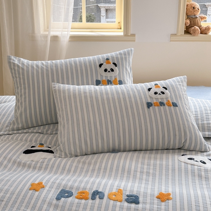 91家纺网 家纺一手货源 找家纺 洋铭区（原狠狠爱） 2024新款色织水洗棉毛巾绣四件套 小胖熊猫