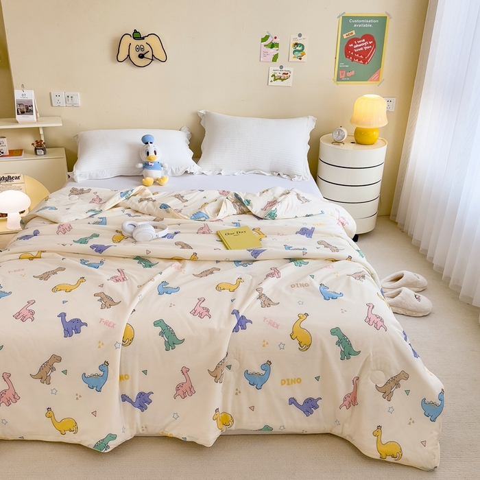 91家纺网 家纺一手货源 找家纺 米菲 2024新款A类凉感丝印花夏被夏凉被被芯 恐龙乐园