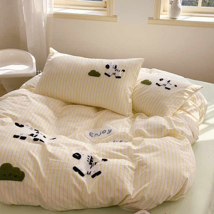 91家纺网 家纺一手货源 找家纺 洋铭区（原狠狠爱） 2024新款色织水洗棉毛巾绣四件套 小斑马