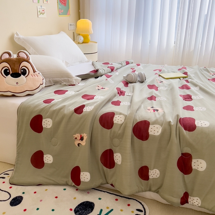 91家纺网 家纺一手货源 找家纺 米菲 2024新款A类凉感丝印花夏被夏凉被被芯 蘑菇松鼠