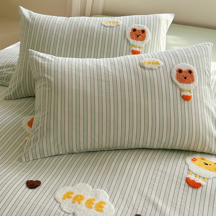 91家纺网 家纺一手货源 找家纺 洋铭区（原狠狠爱） 2024新款色织水洗棉毛巾绣四件套 气球熊