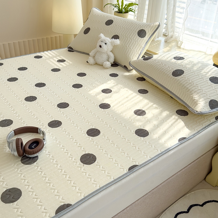 91家纺网 家纺一手货源 找家纺 伊人坊 2024新款A类凉感丝乳胶凉席三件套 黑色波点