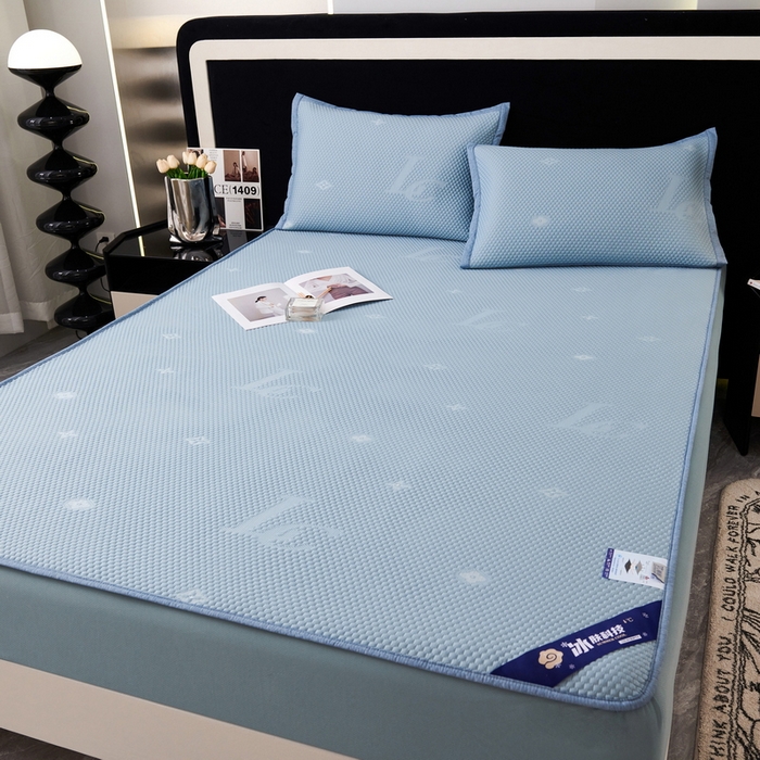 91家纺网 家纺一手货源 找家纺 yyds 2024新款凉感丝凉感席冰感席冰感丝刺绣凉席三件套凉席竹席蚊帐空调席学生席 床笠款 字母-蓝