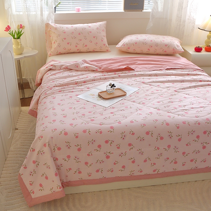 91家纺网 家纺一手货源 找家纺 金柚子2024新款全棉印花夏凉被 春意悠悠-粉