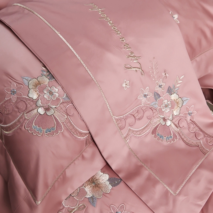 91家纺网 家纺一手货源 找家纺 U品汇 2024新款120支60s双股贡缎长绒棉重工刺绣花纯棉全棉四件套 花澜韵 -豆沙