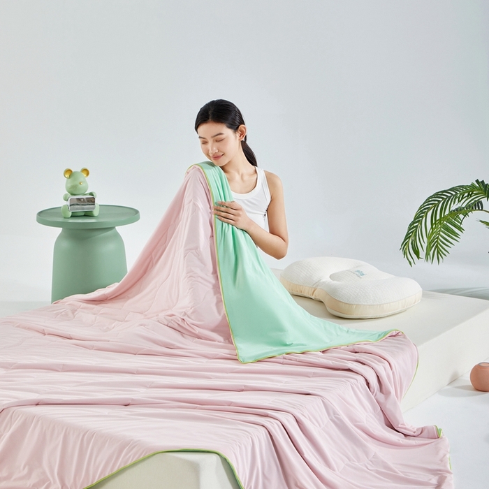 91家纺网 家纺一手货源 找家纺 龙图 2024新款氨纶凉感丝夏被瓜瓜被冰淇淋西瓜被夏凉被空调被-粉色