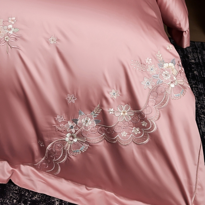 91家纺网 家纺一手货源 找家纺 U品汇 2024新款120支60s双股贡缎长绒棉重工刺绣花纯棉全棉四件套 花澜韵 -豆沙