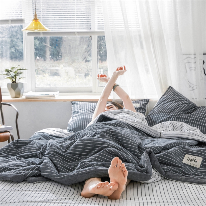 91家纺网 家纺一手货源 找家纺 北欧良品 水洗棉夏被四件套水洗棉空调被夏凉被无印良品-灰白细条双拼