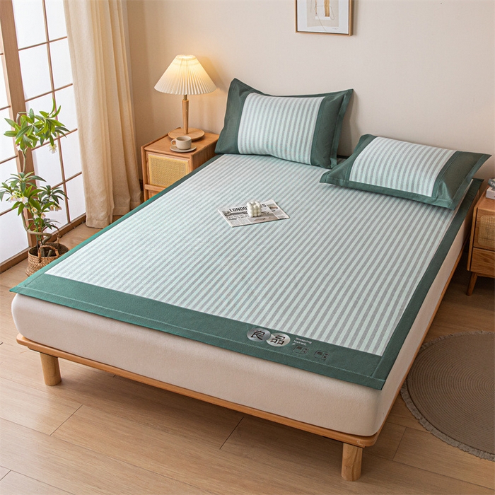 91家纺网 家纺一手货源 找家纺 启程 2024新款600D数码印花凉感冰藤席系列 绿竖条-冰藤席