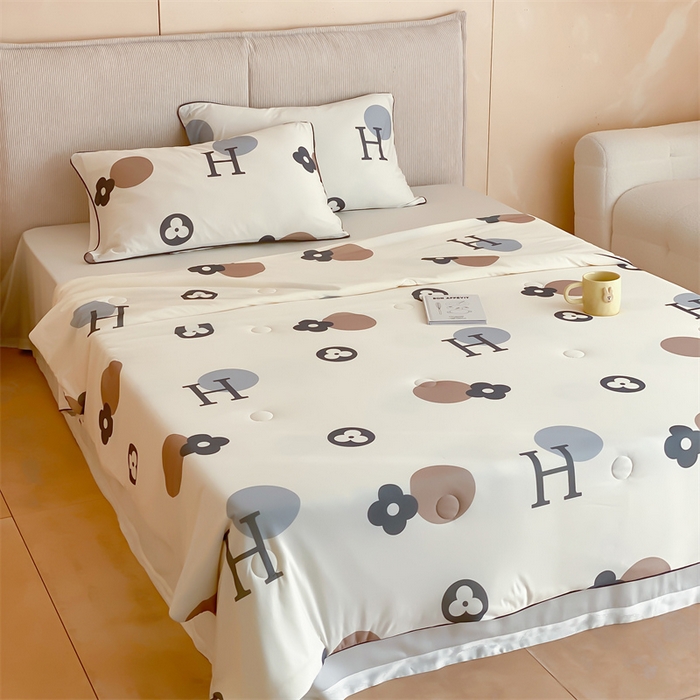 91家纺网 家纺一手货源 找家纺 头等舱 2025新款针织棉凉感氨纶A类印华大豆抗菌夏被 时尚