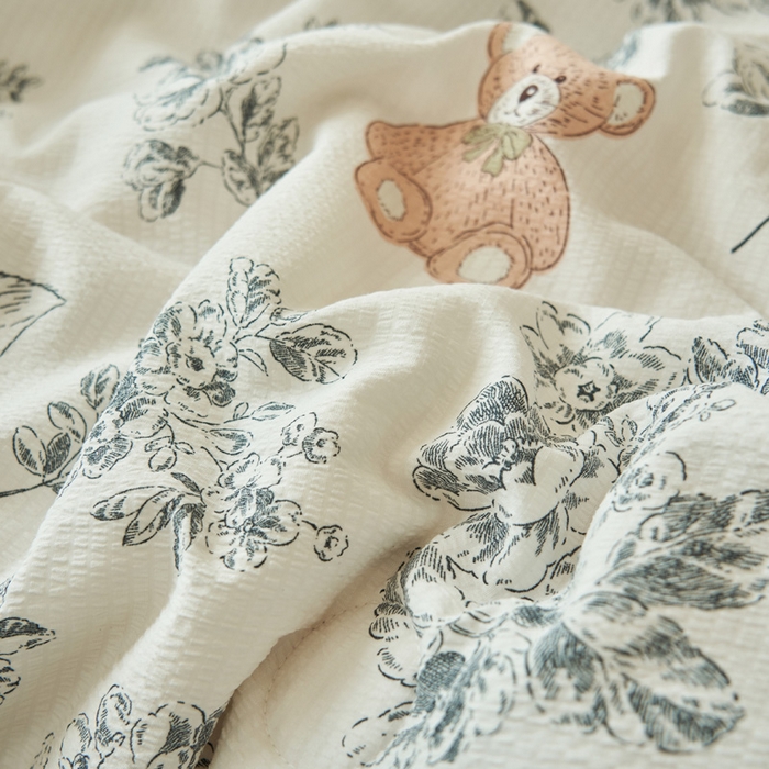 91家纺网 家纺一手货源 找家纺 畅销被业 2024新款A类泡芙棉印花夏被 礼物熊