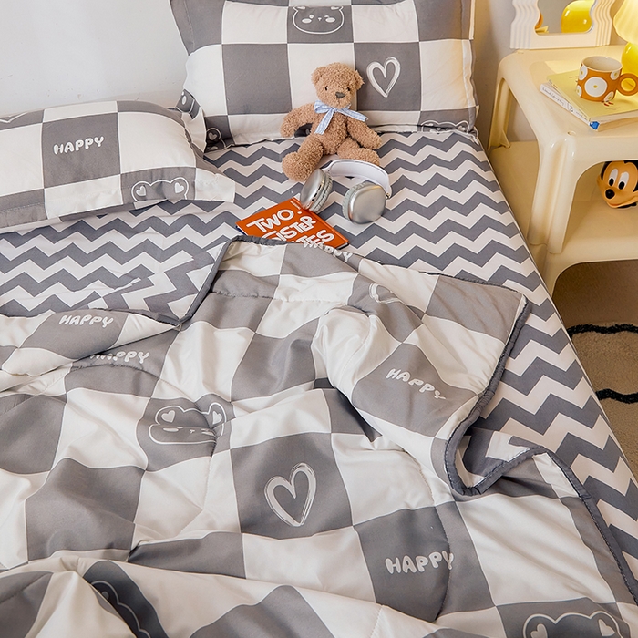 91家纺网 家纺一手货源 找家纺 卡斯诺家纺馆 2025新款芦荟棉亲肤印花夏被 （下载包包含买家秀）比心熊