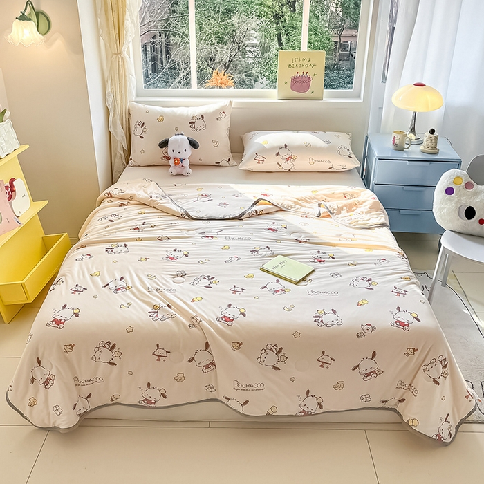 91家纺网 家纺一手货源 找家纺 桃子家居 2024新款A类三丽鸥正版授权高品质牛奶丝软糯针织棉夏被系列 针织棉三丽鸥-小鸡帕恰狗