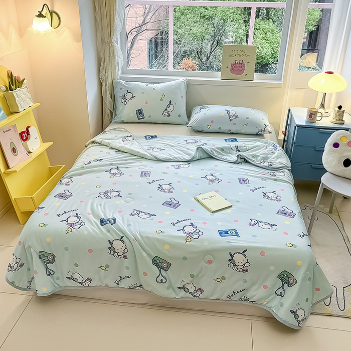 91家纺网 家纺一手货源 找家纺 金爱家 2024新款A类三丽鸥正版授权高品质牛奶丝软糯针织棉夏被系列 针织棉三丽鸥-音乐帕恰狗