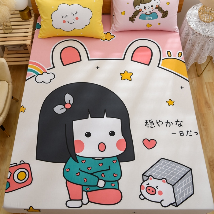 91家纺网 家纺一手货源 找家纺 沐白家居 2024新款纯棉喷气133*72二次元大版印花单床笠 那个女孩