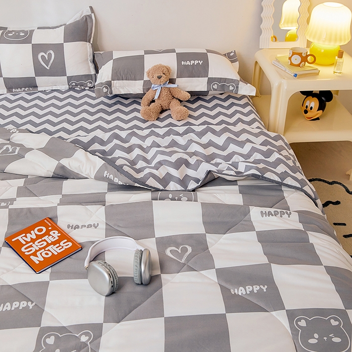 91家纺网 家纺一手货源 找家纺 卡斯诺家纺馆 2025新款芦荟棉亲肤印花夏被 （下载包包含买家秀）比心熊