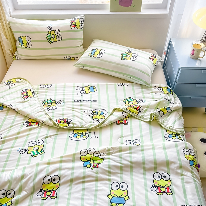 91家纺网 家纺一手货源 找家纺 金爱家 2024新款A类三丽鸥正版授权高品质牛奶丝软糯针织棉夏被系列 针织棉三丽鸥-夏日大眼蛙