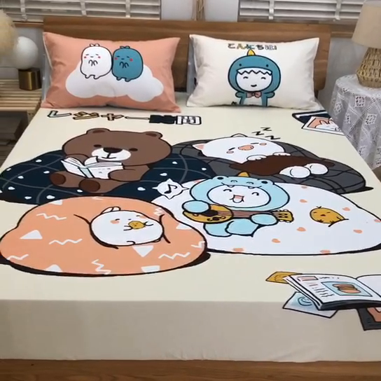 91家纺网 家纺一手货源 找家纺 沐白家居 2024新款纯棉喷气133*72二次元大版印花单床笠 晚安熊