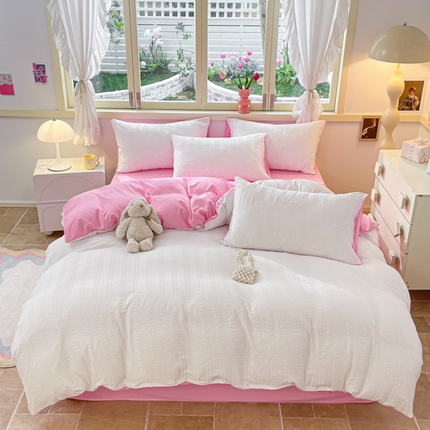 91家纺网 家纺一手货源 找家纺 梦之岛 2024新款小清新泡泡纱安妮系列水洗磨毛四件套 安妮-白粉