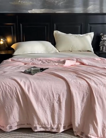 91家纺网 家纺一手货源 找家纺 被靠被2024新款锦丝锻夏被-赫拉 草绿