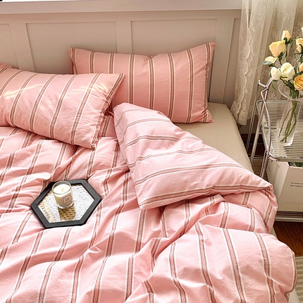 91家纺网 家纺一手货源 找家纺 莱茵家居 2024新款色织水洗棉小小系列四件套灰小粉