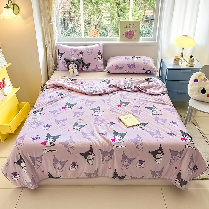 91家纺网 家纺一手货源 找家纺 金爱家 2024新款A类三丽鸥正版授权高品质牛奶丝软糯针织棉夏被系列 针织棉三丽鸥-紫色梦幻库洛米