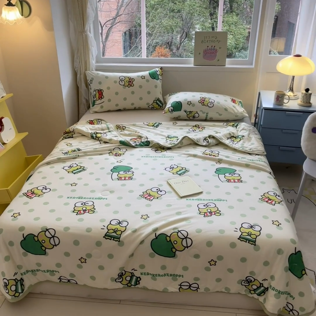 91家纺网 家纺一手货源 找家纺 金爱家 2024新款A类三丽鸥正版授权高品质牛奶丝软糯针织棉夏被系列 针织棉三丽鸥-绿绿大眼蛙