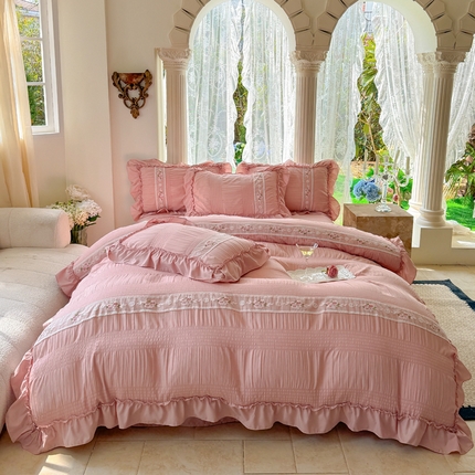 91家纺网 家纺一手货源 找家纺 （总）仟网汇 2024新款韩版泡泡纱刺绣花边四件套