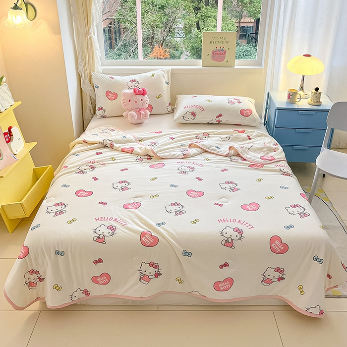 91家纺网 家纺一手货源 找家纺 金爱家 2024新款A类三丽鸥正版授权高品质牛奶丝软糯针织棉夏被系列 针织棉三丽鸥-心心kitty