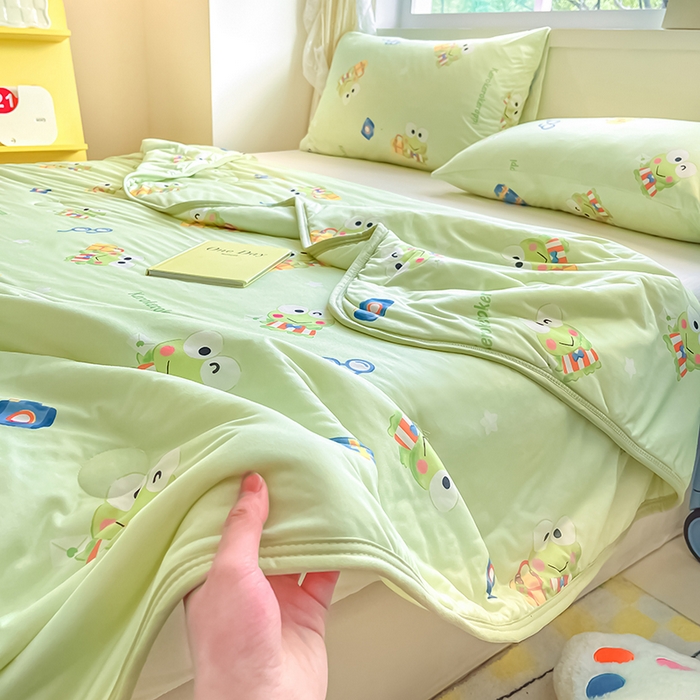 91家纺网 家纺一手货源 找家纺 金爱家 2024新款A类三丽鸥正版授权高品质牛奶丝软糯针织棉夏被系列 针织棉三丽鸥-萌萌大眼蛙