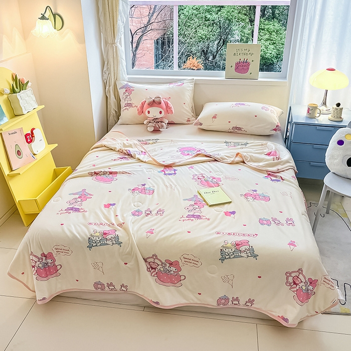 91家纺网 家纺一手货源 找家纺 桃子家居 2024新款A类三丽鸥正版授权高品质牛奶丝软糯针织棉夏被系列 针织棉三丽鸥-游乐园美乐蒂